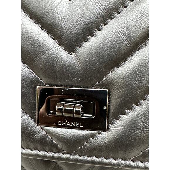Chanel So Black Reissue 2.55 Wallet on Chain Chevron Sheepskin 45903 - Picture 8 of 14